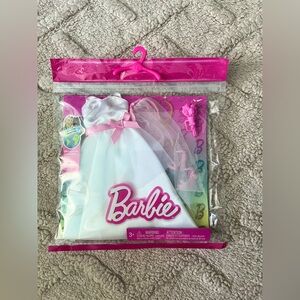NWT Barbie Dress Up Clothes - Wedding Dress, Heels, Veil & Bouquet Of Flowers